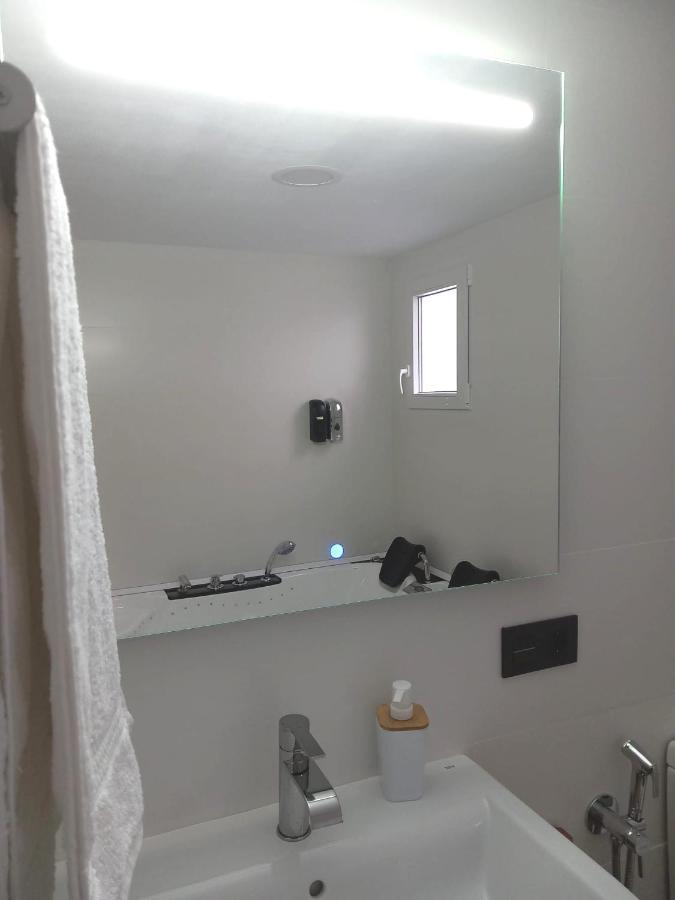Apartamentos De La Haya & Suite Con Jacuzzi, Junto Al Teatro Romano Merida Exterior photo