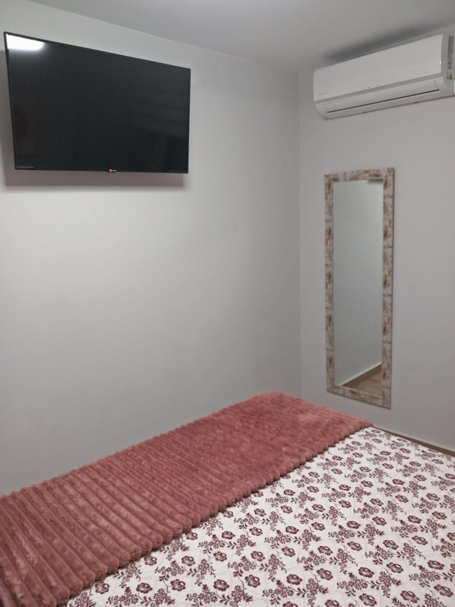 Apartamentos De La Haya & Suite Con Jacuzzi, Junto Al Teatro Romano Merida Exterior photo
